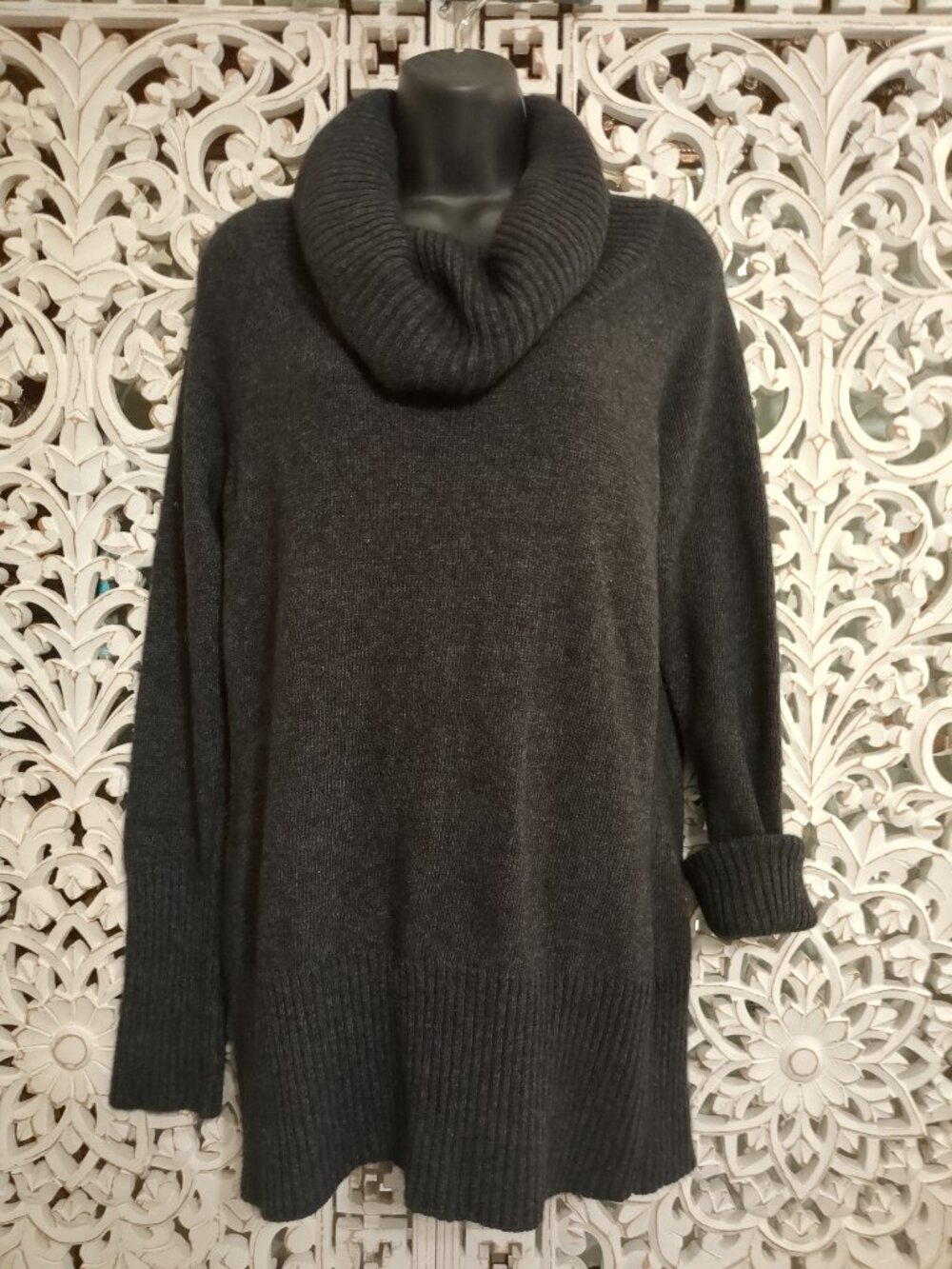 L โโ๐ฌ Long Sleeve Cowl Neck Grey Sweater - Picture 1 of 14